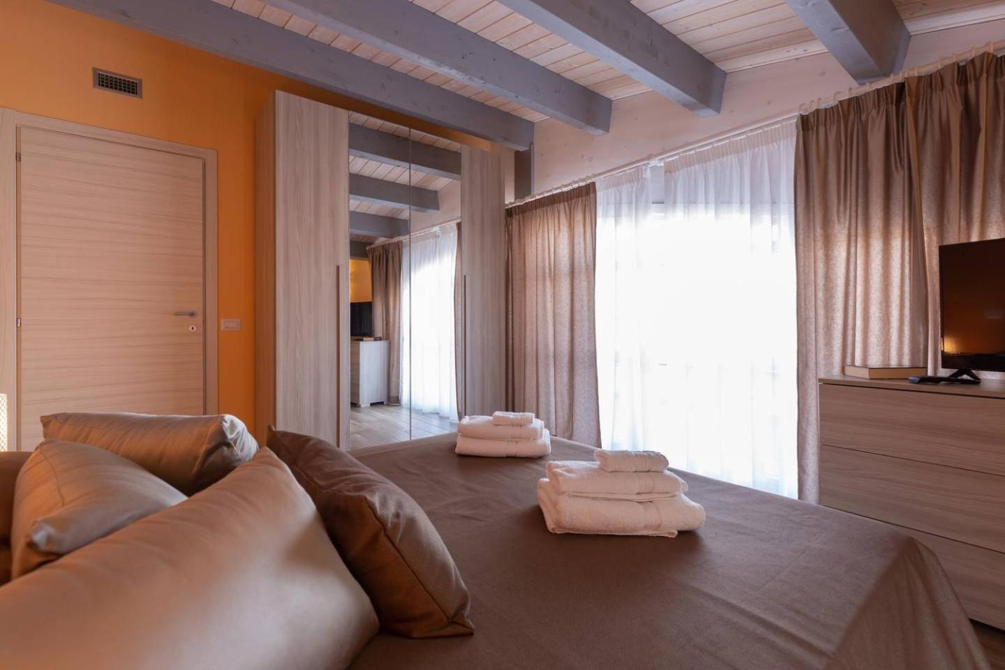 Il Sopracciglio Suites - Red Suite Cassino Exteriör bild